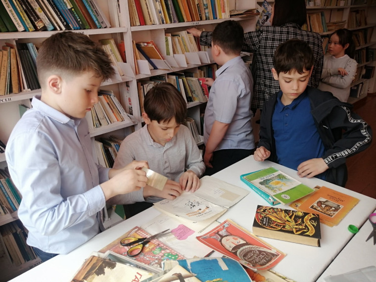 «Подари книге жизнь».